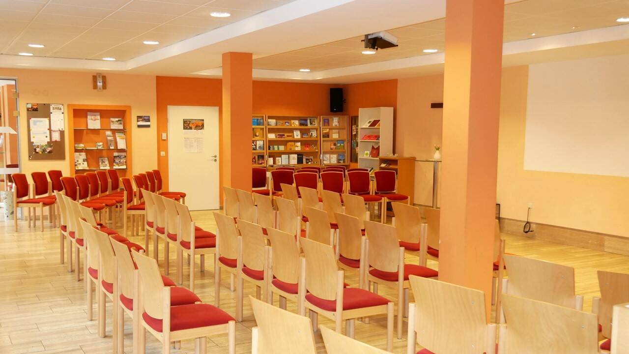 Reihenmittelhaus zum Kauf 530.000 € 10 Zimmer 355 m²<br/>Wohnfläche 422 m²<br/>Grundstück Waldkraiburg Waldkraiburg 84478