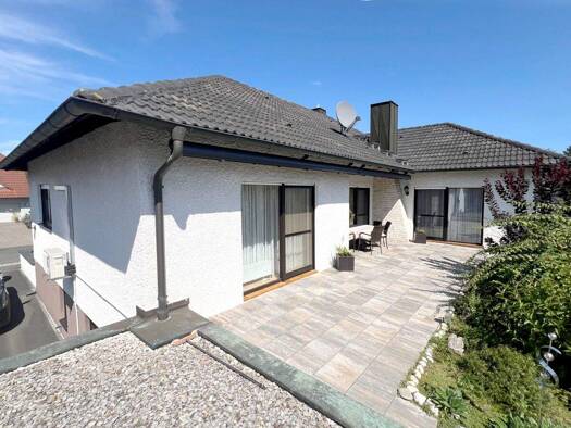 Bungalow zum Kauf 649.000 € 5 Zimmer 144,4 m² 614 m² Grundstück Eggolsheim 91330