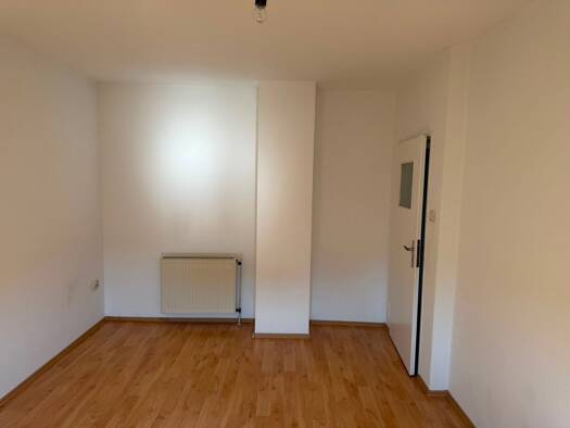 Wohnung zur Miete 1.000 € 3 Zimmer 85 m² Geschoss EG/2 frei ab sofort Bergrheinfeld 97493