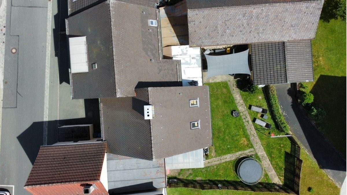 Immobilie in Pegnitz - Zweifamilienhaus mit Gewerbe in Pegnitz für Selbstnutzer oder Kapitalanleger! - Bild 1