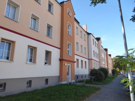 Wohnung zur Miete 547 € 3 Zimmer 95,9 m² 1. Geschoss Huttenstraße 13 Innenstadt Dessau-Roßlau 06842