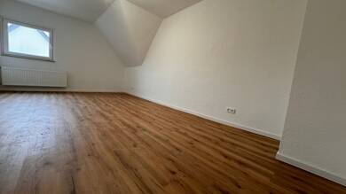 Wohnung zur Miete 710 € 3 Zimmer 73,7 m² Dachgeschoss, 2. Geschoss frei ab 01.09.2025 Fürstäbtissinstr. 39 Borbeck-Mitte Essen 45355