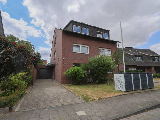 Wohnung zur Miete 850 € 3 Zimmer 101 m² 2. Geschoss frei ab sofort Büttgen Kaarst 41564