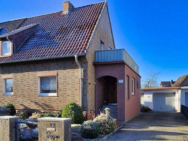 Doppelhaushälfte zum Kauf 210.000 € 3,5 Zimmer 90,6 m² 568 m² Grundstück Nienhagen 29336