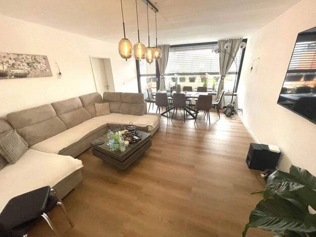 Wohnung zum Kauf provisionsfrei 329.500 € 4 Zimmer 100 m² 1. Geschoss Erich-Ollenhauer-Straße Garath Düsseldorf 40595