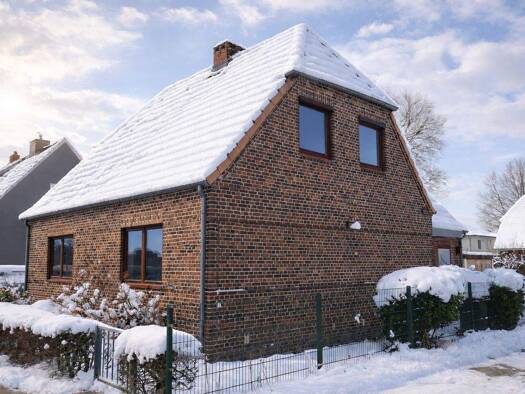 Mehrfamilienhaus zum Kauf 295.000 € 7 Zimmer 120 m² 500 m² Grundstück frei ab sofort Uetersen 25436