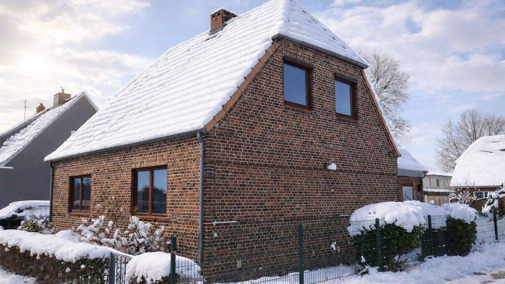 Mehrfamilienhaus zum Kauf 295.000 € 7 Zimmer 120 m² 500 m² Grundstück frei ab sofort Uetersen 25436