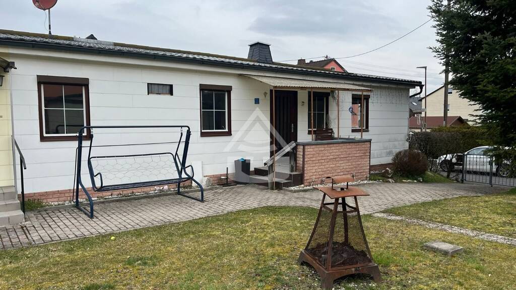 Doppelhaushälfte zum Kauf 99.000 € 4 Zimmer 113 m² 616 m² Grundstück Tröstau 95709