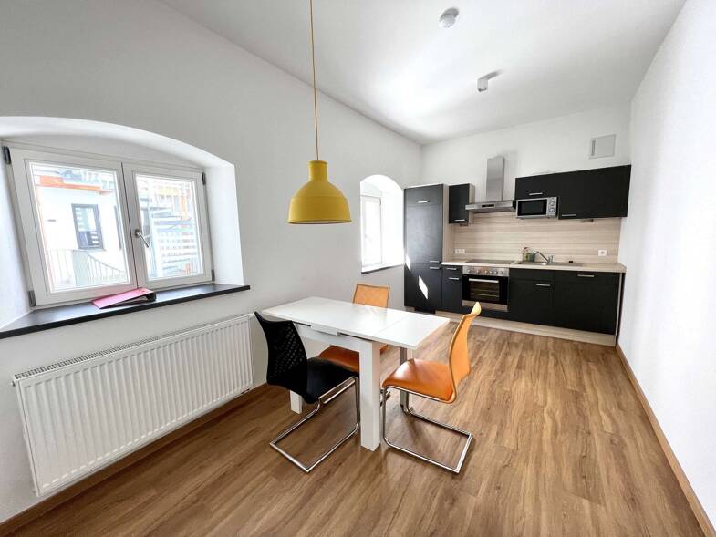 Wohnung zur Miete 290 € 1 Zimmer 31,6 m² Planungsbezirk 102 Straubing 94315