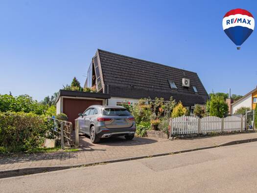 Doppelhaushälfte zum Kauf 350.000 € 5 Zimmer 149 m² 326 m² Grundstück Horheim Wutöschingen 79793
