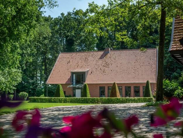 Einfamilienhaus zum Kauf 10 Zimmer 443 m² 8.902 m² Grundstück Brandlecht Nordhorn 48531