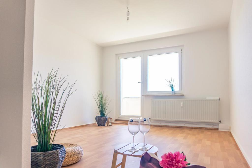 Wohnung zur Miete 349 € 3 Zimmer 56,2 m²<br/>Wohnfläche EG<br/>Geschoss 01.12.2024<br/>Verfügbarkeit Paul-Bertz-Str. 107 Helbersdorf 613 Chemnitz 09120