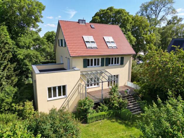 Einfamilienhaus zum Kauf 8 Zimmer 254 m² 1.505 m² Grundstück Gartenstadt/Stadtweide West 18057