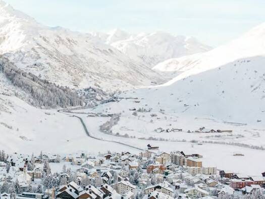 Studio zum Kauf 7 Zimmer 212 m² Andermatt Andermatt 6490