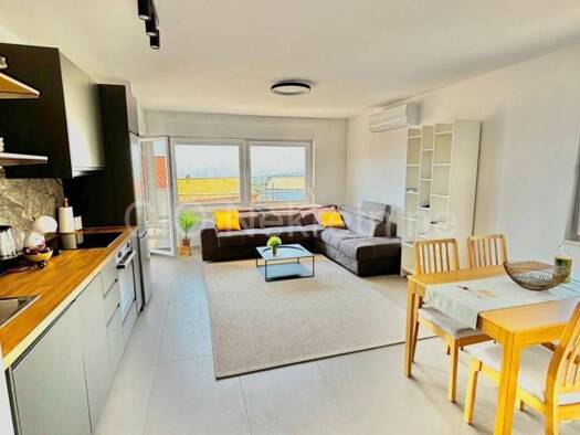 Wohnung zur Miete 700 € 4 Zimmer 70 m² 1. Geschoss Kastela