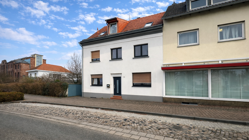 Mehrfamilienhaus zum Kauf 340.000 € 8 Zimmer 240 m² 158 m² Grundstück frei ab sofort Ensdorf 66806