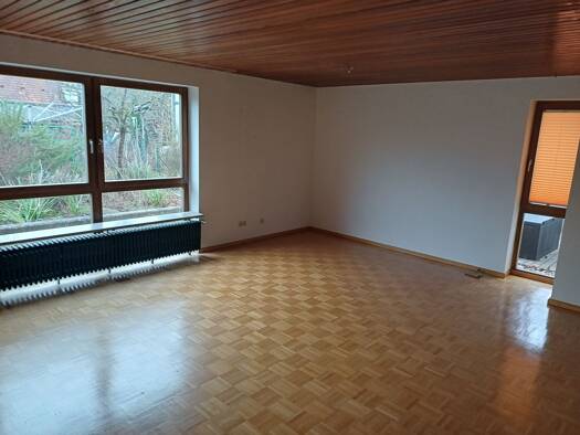 Wohnung zur Miete 756 € 3,5 Zimmer 84 m² frei ab 01.01.2026 Waldbüttelbrunn 97297