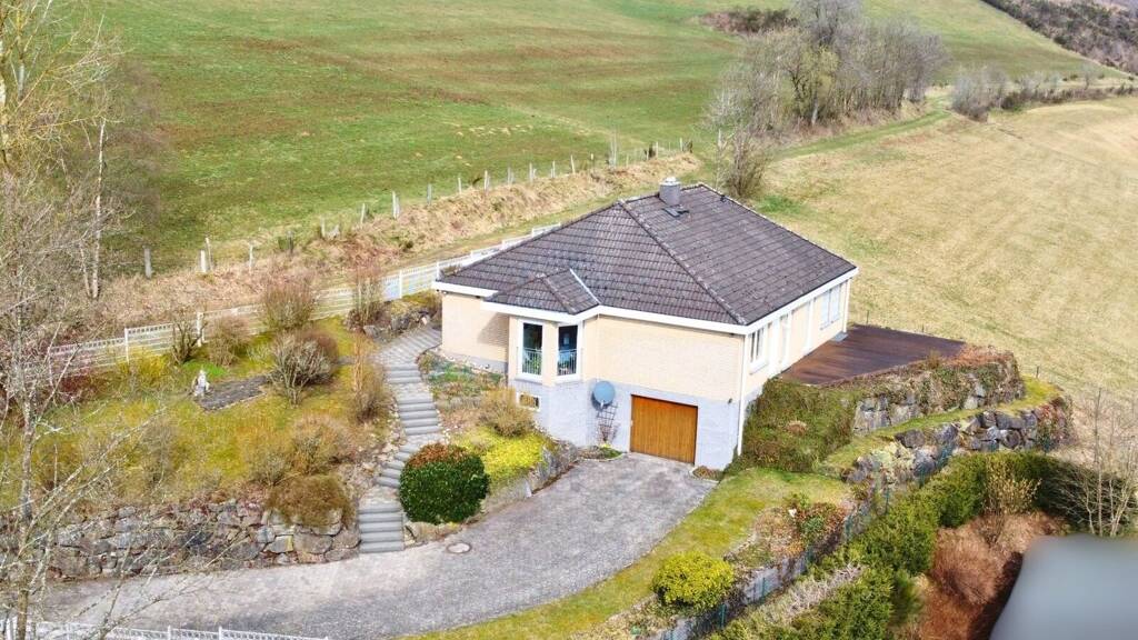 Haus zum Kauf 249.000 € 5 Zimmer 140 m² 809 m² Grundstück Wingeshausen Bad Berleburg-Wingeshausen 57319