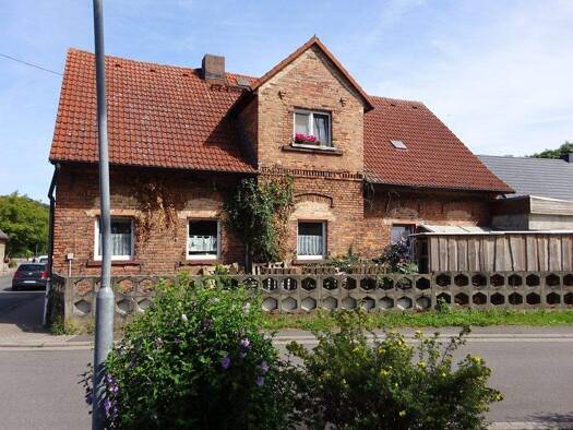 Mehrfamilienhaus zum Kauf provisionsfrei 41.500 € 6 Zimmer 200 m² 550 m² Grundstück Bornstedt 06295