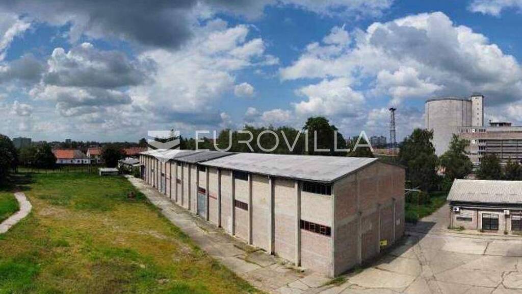 Büro zur Miete 2.755 € Donji grad Donji grad, Jug II, Tenja 31000