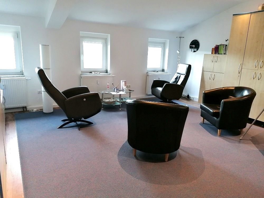 Büro-/Praxisfläche zur Miete provisionsfrei 812 € 5 Zimmer 140 m²<br/>Bürofläche Zentrum 016 Chemnitz 09111