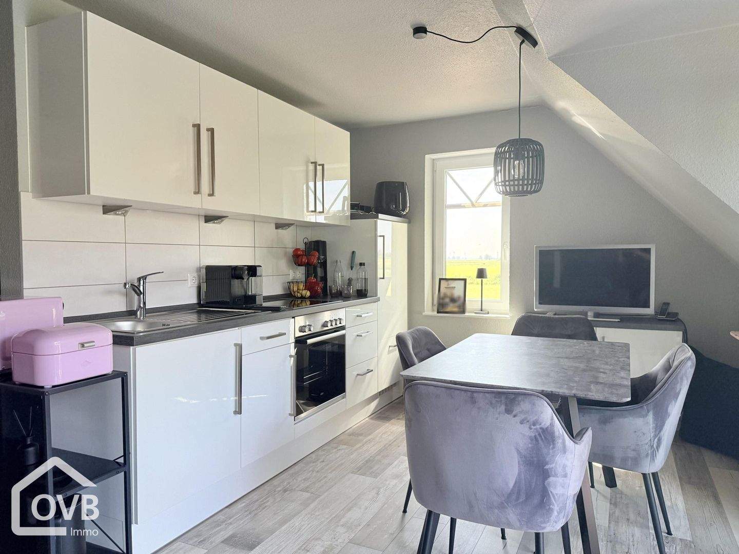 Immobilie in Krummhörn - Ihr Platz am Meer - stilvolle Ferienwohnung mit Balkon in Greetsiel - Bild 2