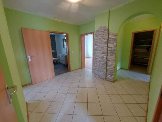 Wohnung zur Miete 540 € 3,5 Zimmer 85 m² Holzhausen Dittelbrunn 97456