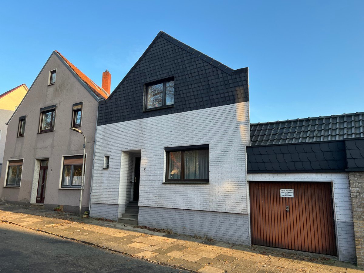 Einfamilienhaus zum Kauf 169.000 € 4 Zimmer 107 m²<br/>Wohnfläche 345 m²<br/>Grundstück Vegesack Bremen / Vegesack 28757