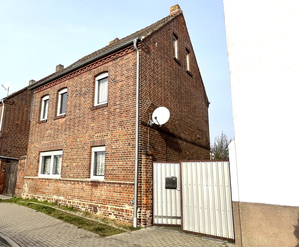 Einfamilienhaus zum Kauf 115.000 € 5 Zimmer 144 m²<br/>Wohnfläche 468 m²<br/>Grundstück Bobbau Bitterfeld-Wolfen / Bobbau 06766