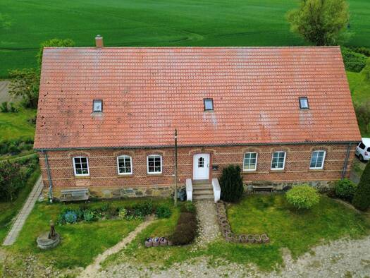 Haus zum Kauf 259.000 € 8 Zimmer 195 m² 7.290 m² Grundstück frei ab sofort Dargun 17159