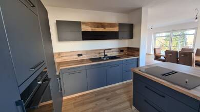 Haus zur Miete 1.800 € 6 Zimmer 162 m² 923 m² Grundstück Neukirchen-Balbini Neukirchen-Balbini 92445