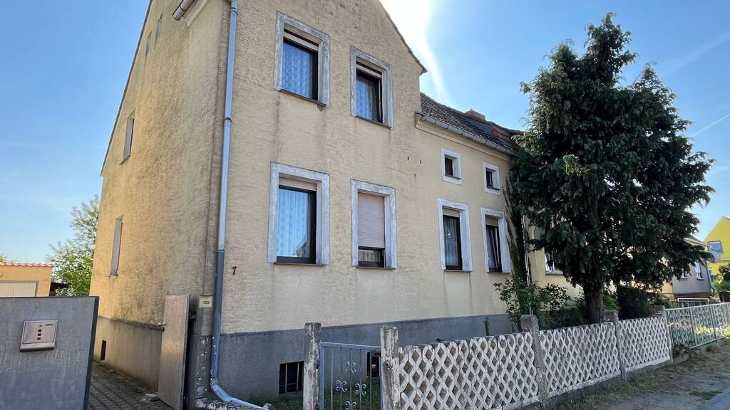 Doppelhaushälfte zum Kauf 45.000 € 6 Zimmer 100 m² 2.847 m² Grundstück frei ab sofort Kölsa Falkenberg/Elster 04895