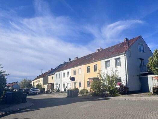 Reihenmittelhaus zum Kauf 145.000 € 4 Zimmer 90 m² 200 m² Grundstück Uelzen 29525