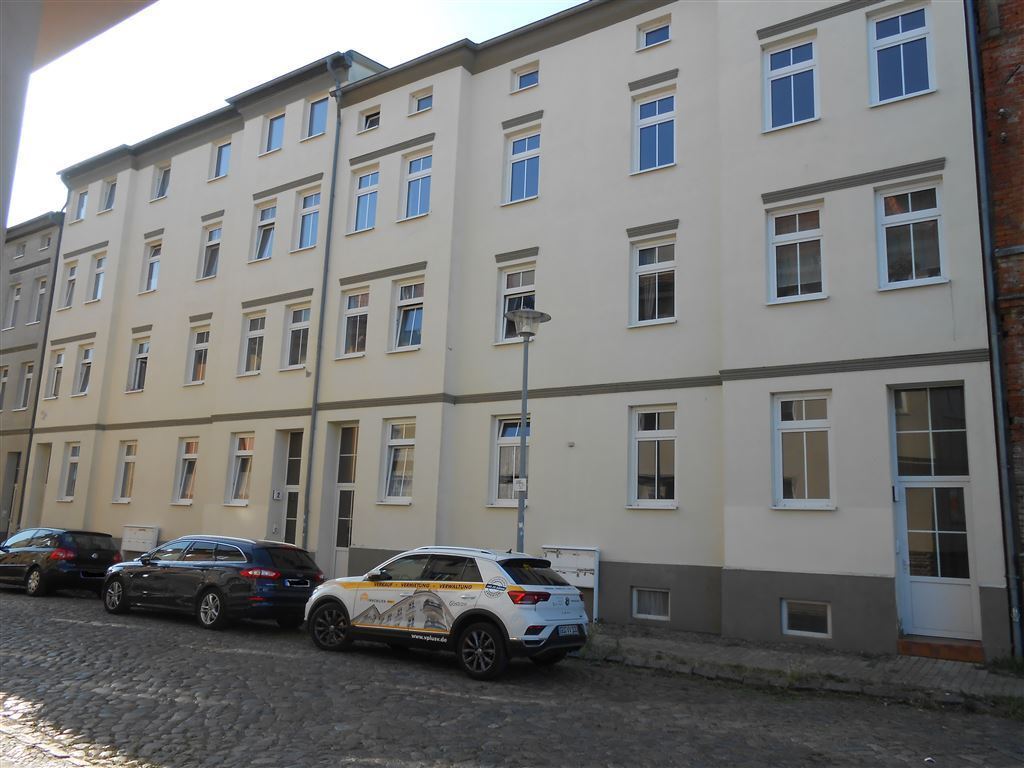 Wohnung zur Miete 441 € 2 Zimmer 63 m²<br/>Wohnfläche 2.<br/>Geschoss Glasewitzer Str. 1 Rostocker Viertel Güstrow 18273