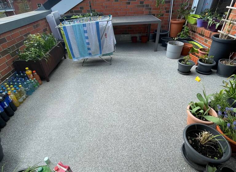 Wohnung zum Kauf 205.000 € 5 Zimmer 112 m²<br/>Wohnfläche Dachgeschoss, 4.<br/>Geschoss 01.07.2025<br/>Verfügbarkeit Krebsförden Schwerin 19061