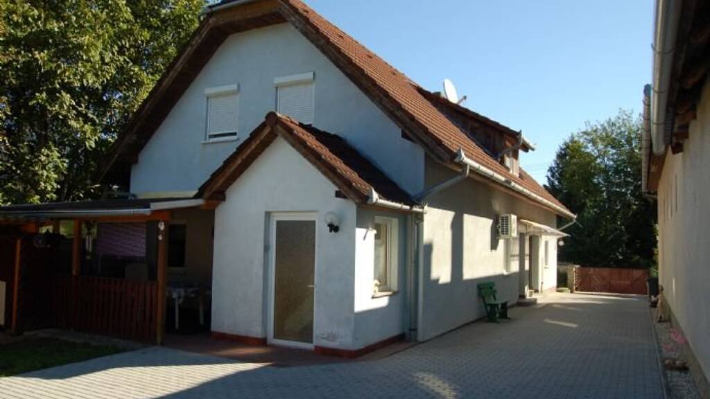 Einfamilienhaus zum Kauf 247.500 € 13 Zimmer 273 m² 1.596 m² Grundstück Balatonberény 8649