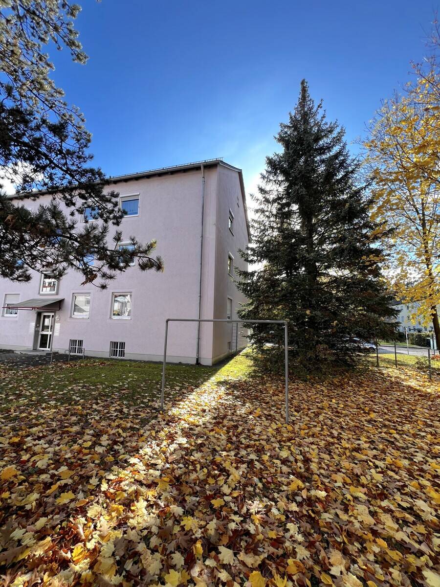 Immobilie in Neusäß - 2 Zimmerwohnung + Balkon in Neusäß - sanieren und profitieren! - Bild 2