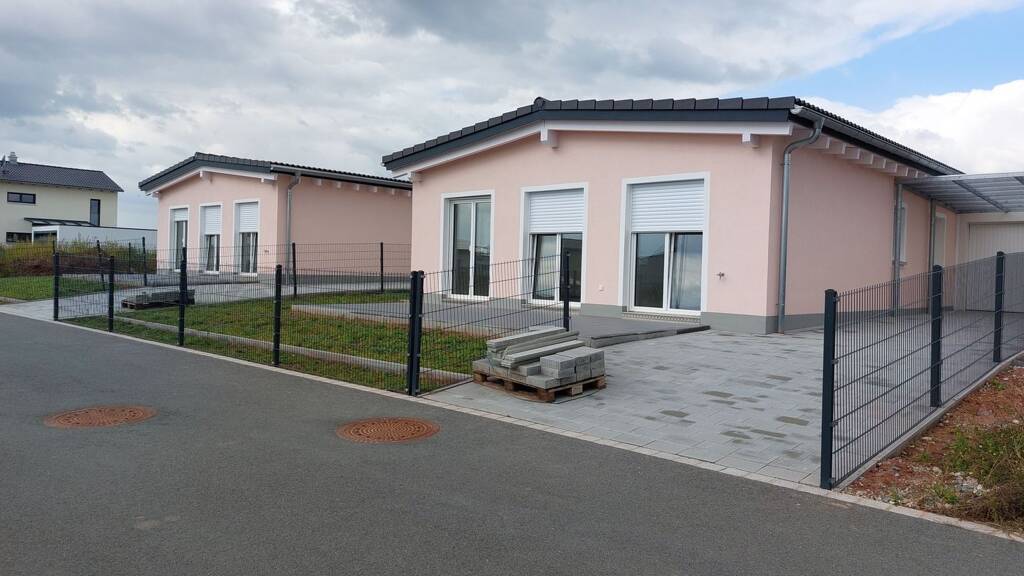 Bungalow zum Kauf 370.000 € 3 Zimmer 88 m² 365 m² Grundstück frei ab sofort Mantel 92708