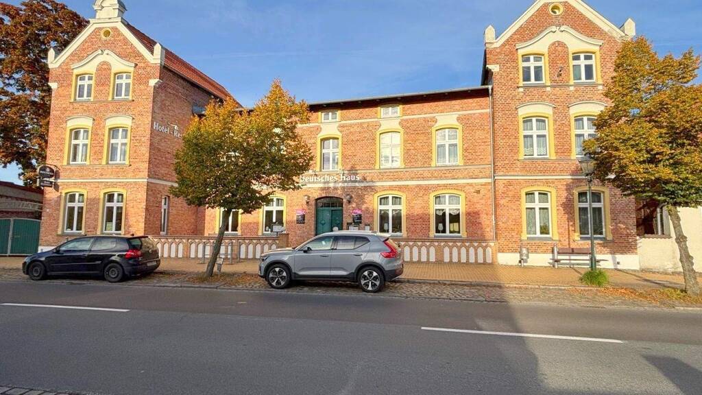 Hotel zum Kauf 579.000 € 11 Zimmer 1.469 m² Grundstück Dargun 17159