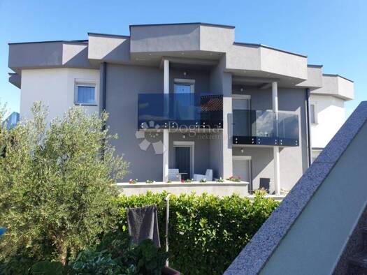 Haus zum Kauf 6 Zimmer 250 m² Krk Centar