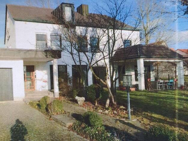 Villa zur Miete 2.300 € 10 Zimmer 240 m² 800 m² Grundstück frei ab 01.10.2026 Gartenstraße 7 Gottmannshofen Wertingen 86637
