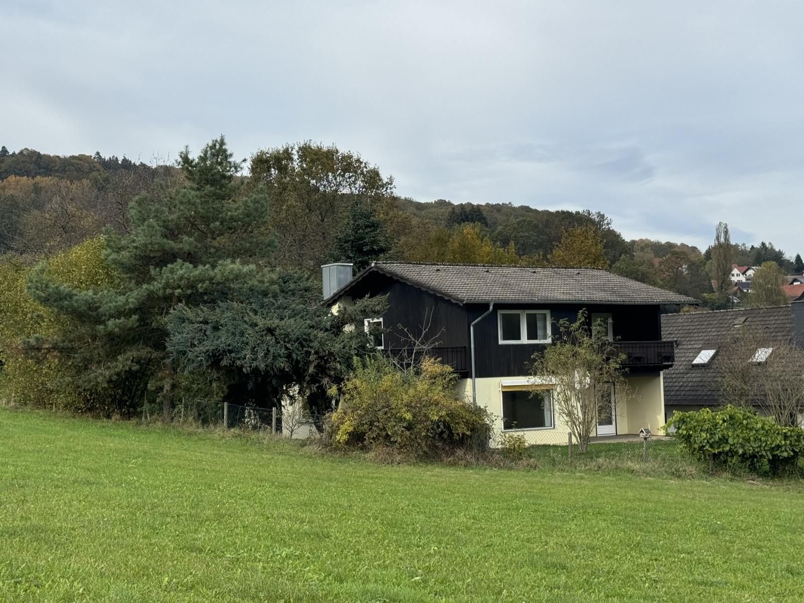 Einfamilienhaus zum Kauf provisionsfrei 269.000 € 5 Zimmer 151 m²<br/>Wohnfläche 675 m²<br/>Grundstück ab sofort<br/>Verfügbarkeit Am Kies 11 Züntersbach Sinntal 36391