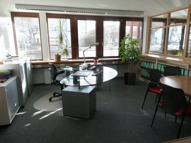 Bürofläche zur Miete provisionsfrei 1.181 € 80 m² Bürofläche Stuttgart 70439