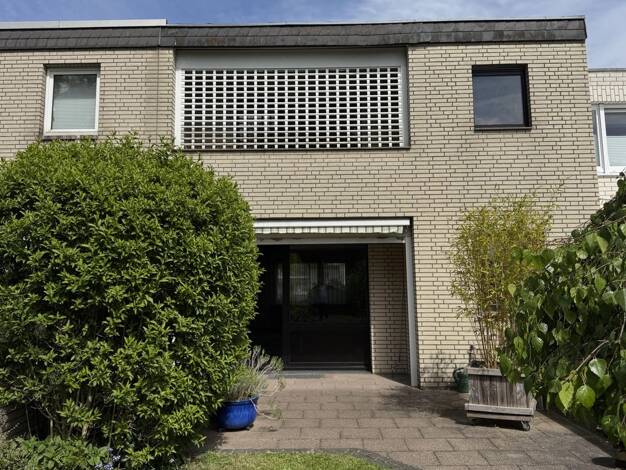 Reihenmittelhaus zum Kauf 385.000 € 4 Zimmer 103,1 m² 224 m² Grundstück Stammheim Köln / Stammheim 51061