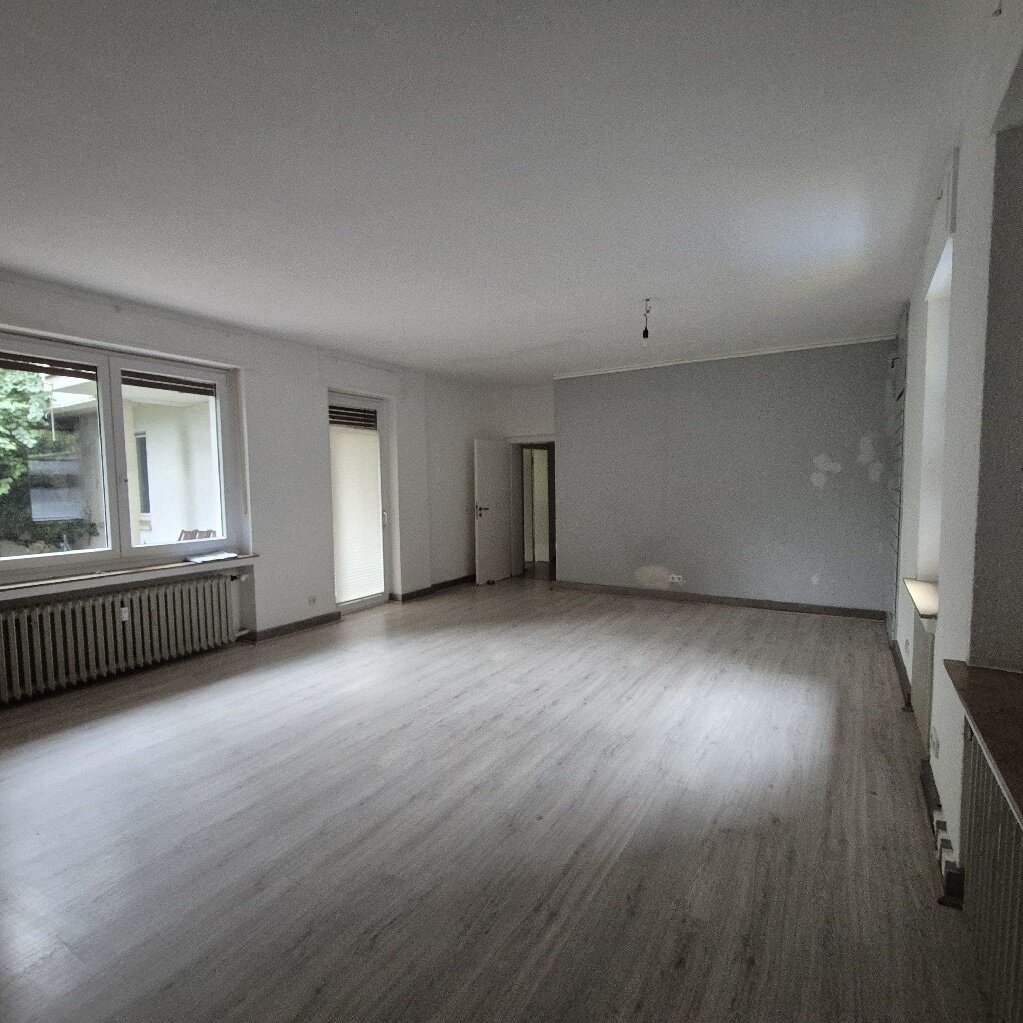 Wohnung zur Miete 650 € 2 Zimmer 92 m²<br/>Wohnfläche Wupperstr. 28 Rathaus - Malteser Gründe Solingen 42651