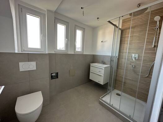 WG-Zimmer zur Miete 1.250 € 4 Zimmer 107 m² 2. Geschoss frei ab 01.05.2026 Schwenningen Villingen-Schwenningen 78054