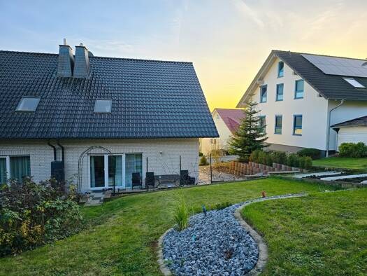 Doppelhaushälfte zum Kauf 469.000 € 6 Zimmer 146 m² 387 m² Grundstück Hofgeismar Hofgeismar 34369