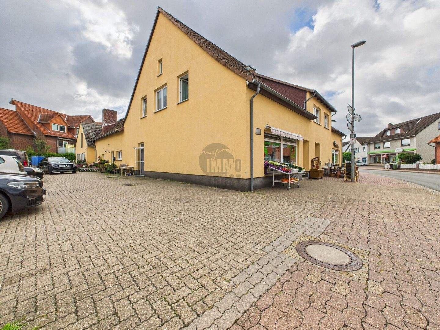 Immobilie in Lindhorst - Charmantes Wohn- und Geschäftshaus mit Entwicklungspotenzial im Herzen von Lindhorst - Bild 1