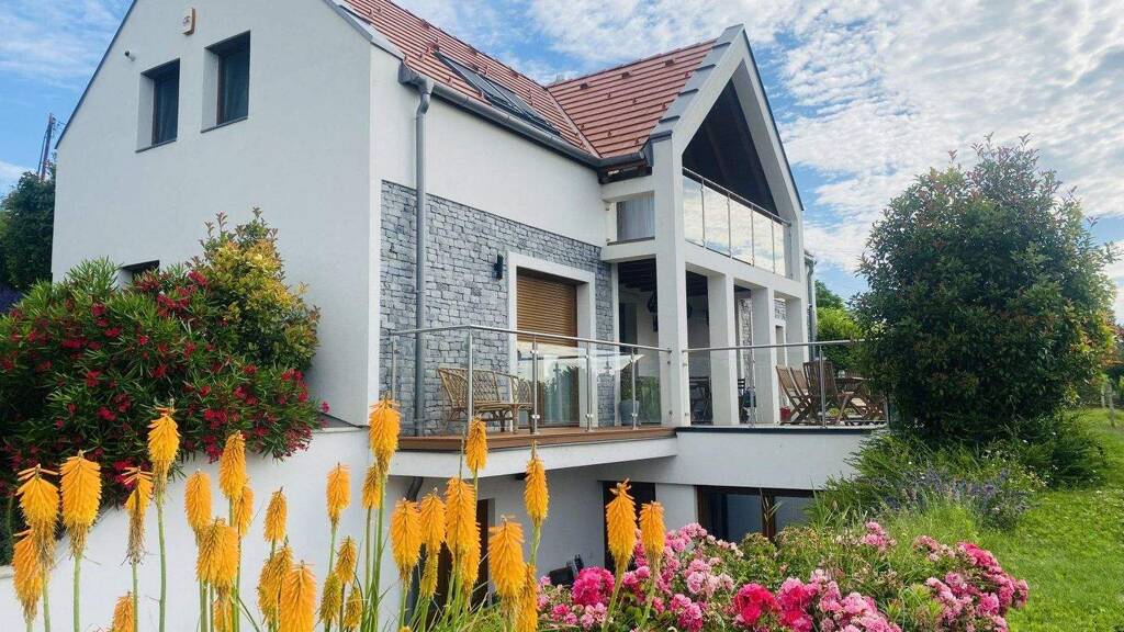 Haus zum Kauf 782.000 € 4 Zimmer 332 m² 2.750 m² Grundstück Paloznak 8229