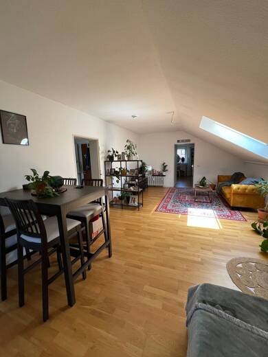 Wohnung zur Miete 720 € 2 Zimmer 57 m² Dachgeschoss Bergen-Enkheim Frankfurt am Main 60388